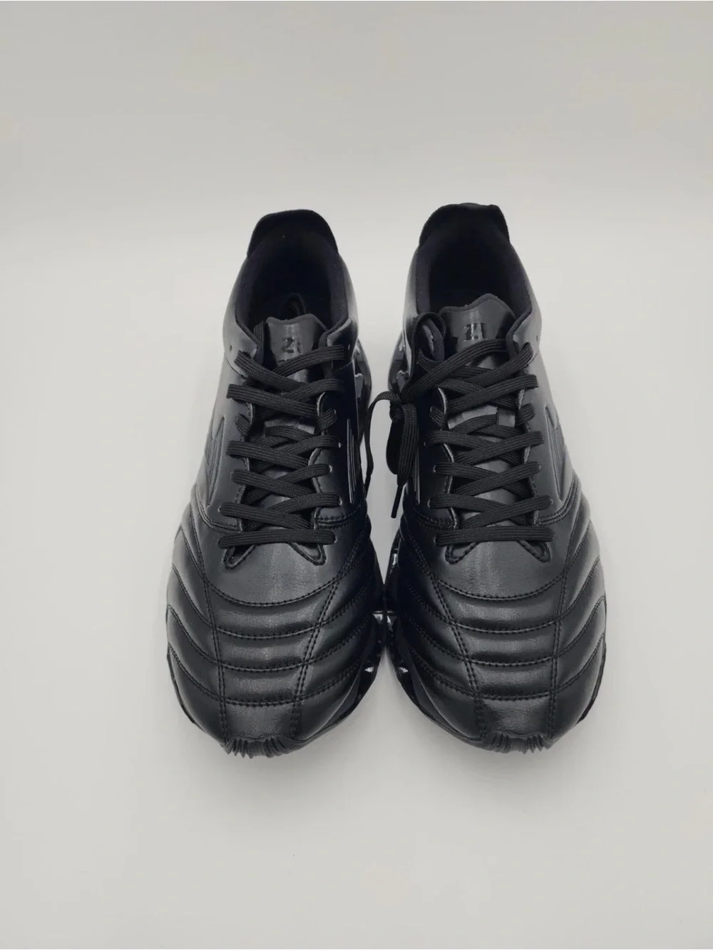 Mizuno Men’s Black Athletic Wave-Style Sneakers Size 11, New